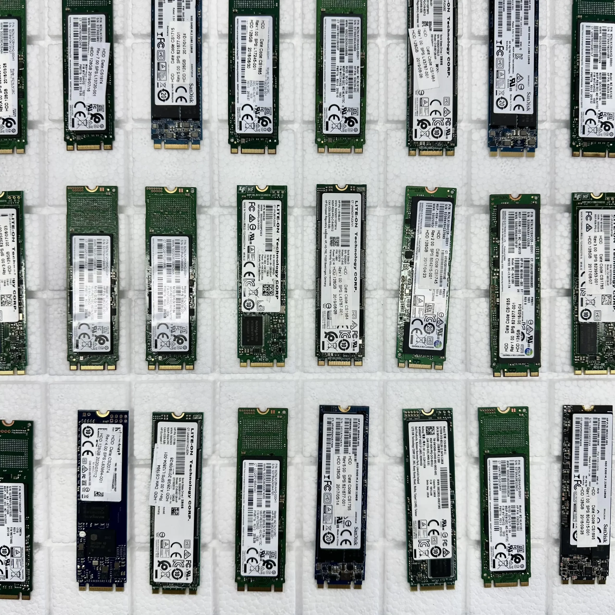 128 GB M.2 SATA SSD | Rekonditionerad | Diverse fabrikat